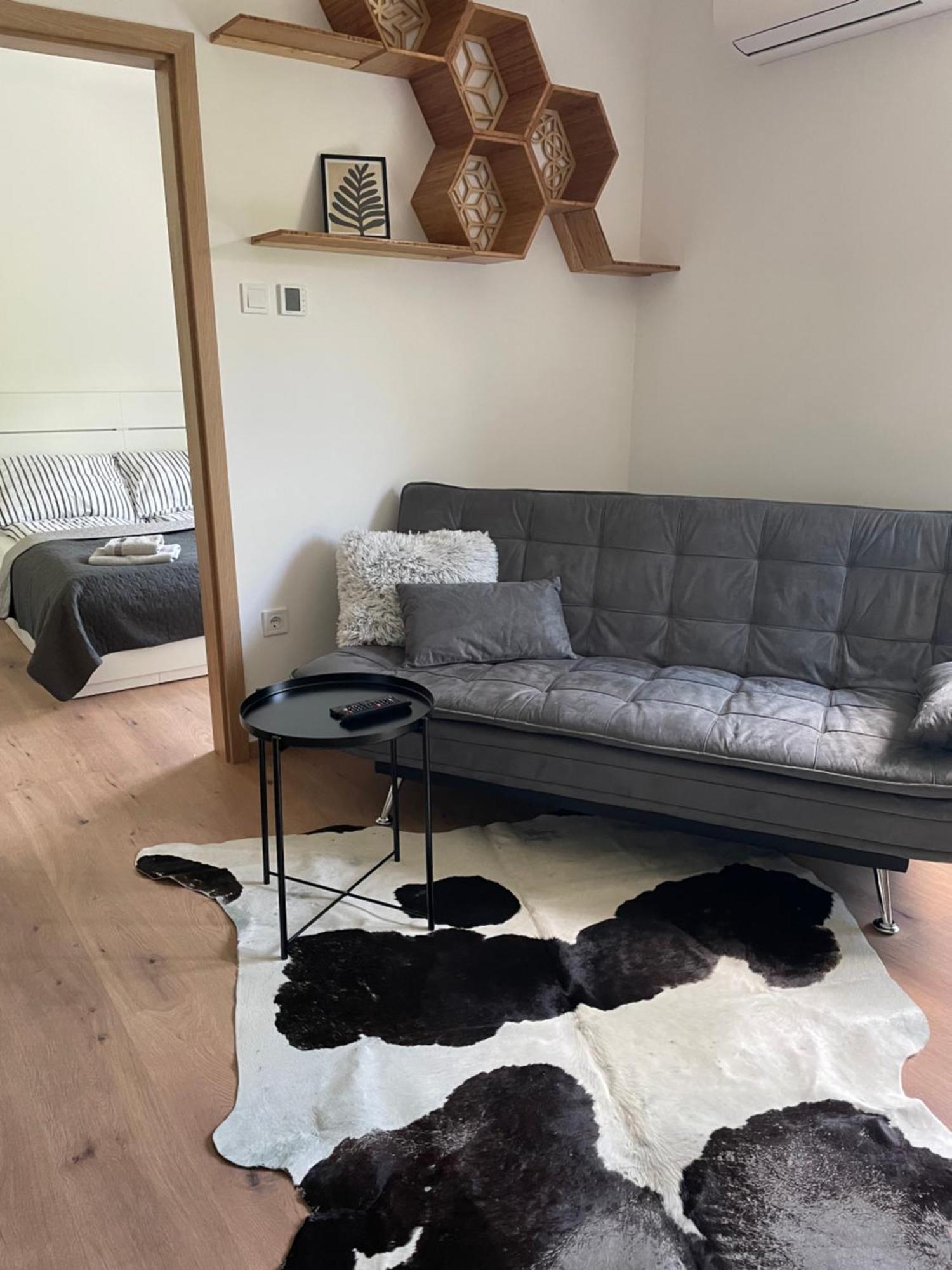 Hexagon Apartman Segedyn Zewnętrze zdjęcie