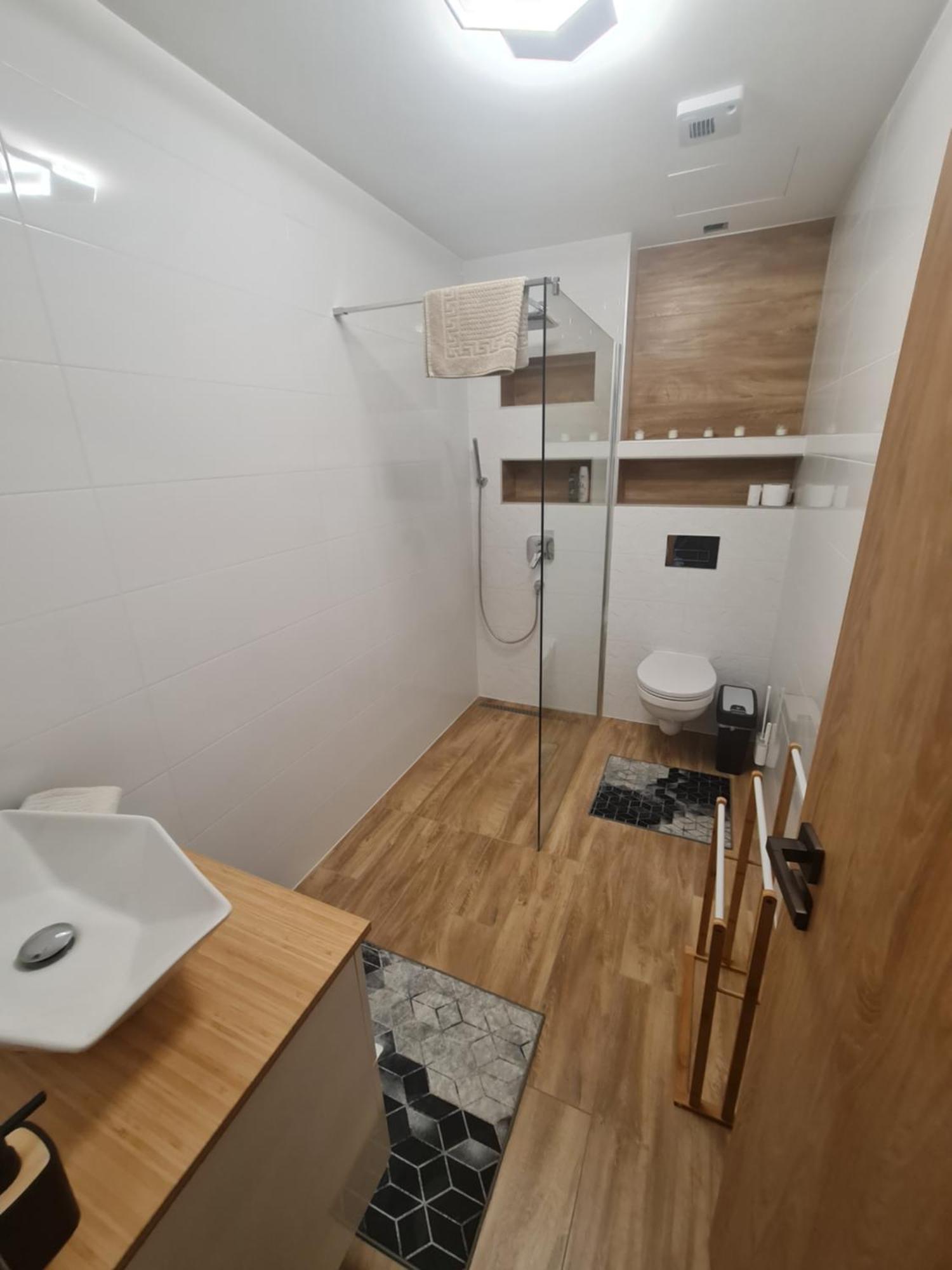 Hexagon Apartman Segedyn Zewnętrze zdjęcie